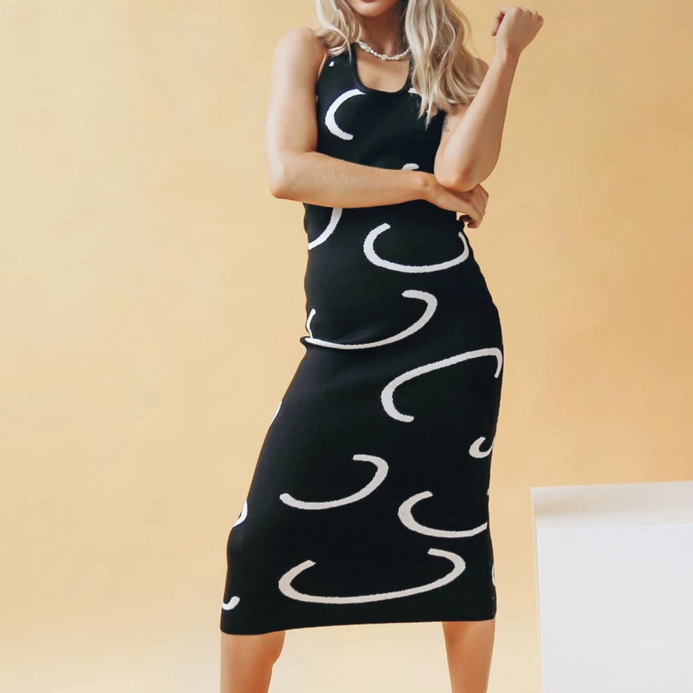 VRG GRL Summer Weekend Knit Midi Dress 4 NWT